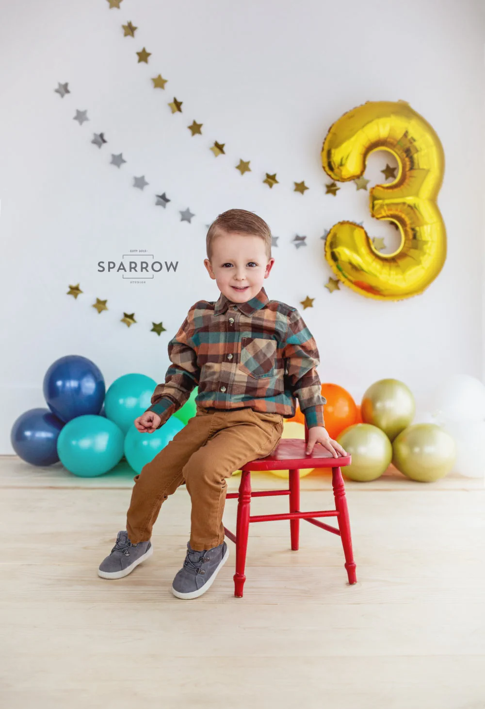 Birthday portrait from Sparrow Studios' Birthday series, photograph 2 of 6.