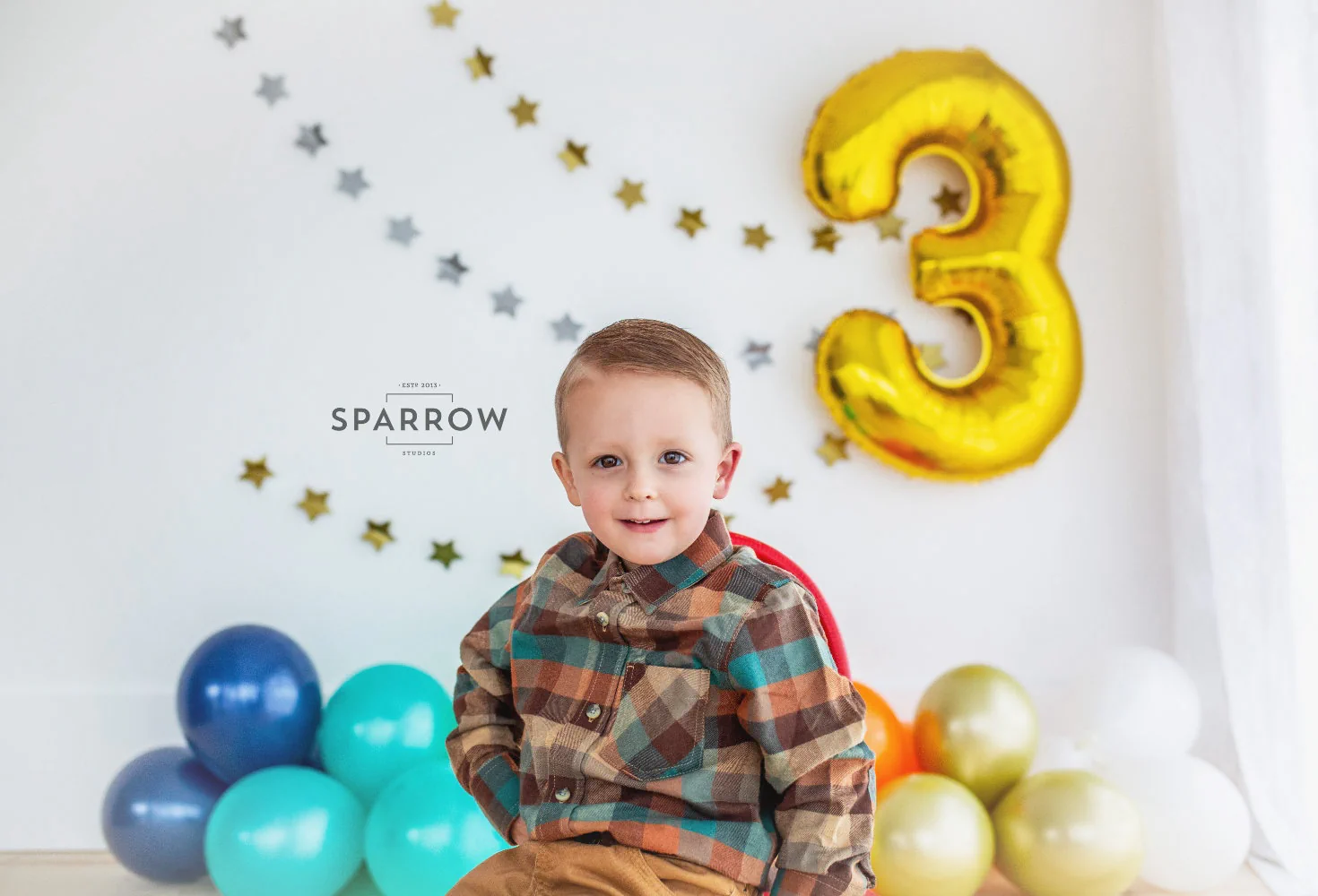 Birthday portrait from Sparrow Studios' Birthday series, photograph 4 of 6.
