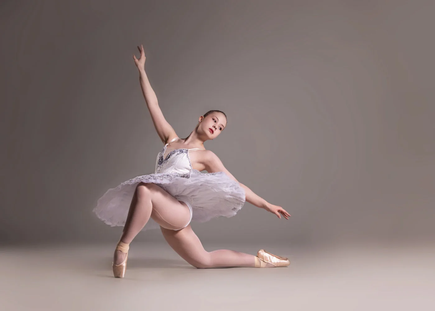 Dance portrait from Sparrow Studios' Dance Poses series, photograph 23 of 26.